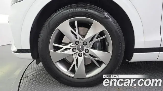 Genesis GV70 2022 — Şəkil 14/20