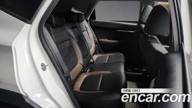 Kia Seltos 2021 — Şəkil 17/20