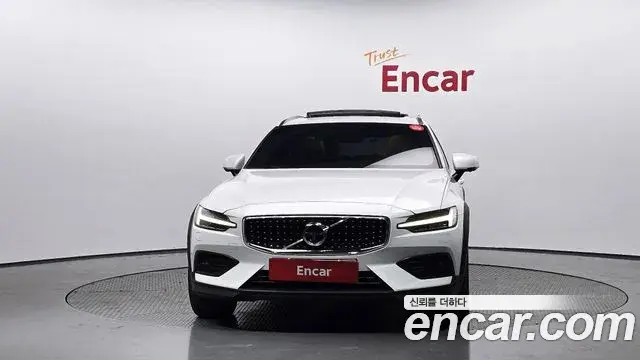 Volvo V60 Cross Country 2019 — Photo 5/20