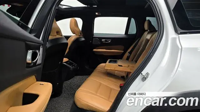 Volvo V60 Cross Country 2019 — Photo 3/20