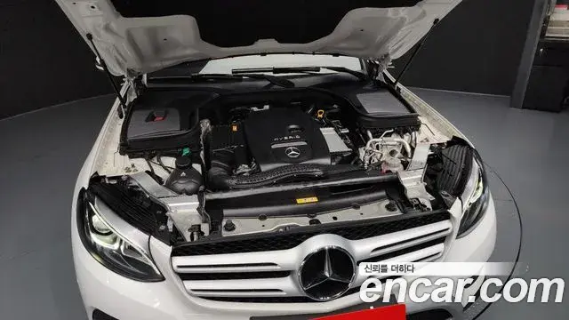 Mercedes-Benz GLC-Class 2018 — Photo 16/19