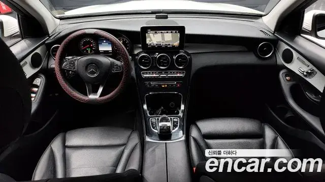 Mercedes-Benz GLC-Class 2018 — Photo 8/19
