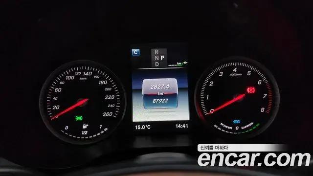 Mercedes-Benz GLC-Class 2018 — Photo 13/19