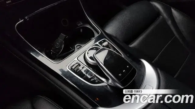 Mercedes-Benz GLC-Class 2018 — Photo 4/19