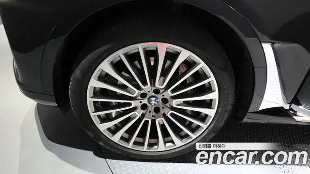 BMW X7 2020 — Photo 11/20