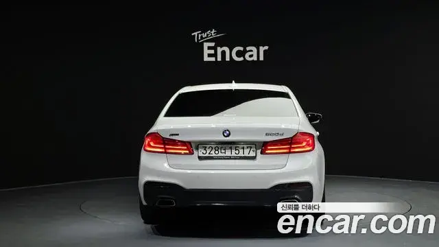 BMW 5 Series 2019 — Şəkil 8/20