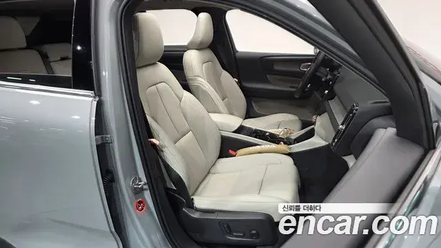 Volvo XC40 2024 — ფოტო 2/20