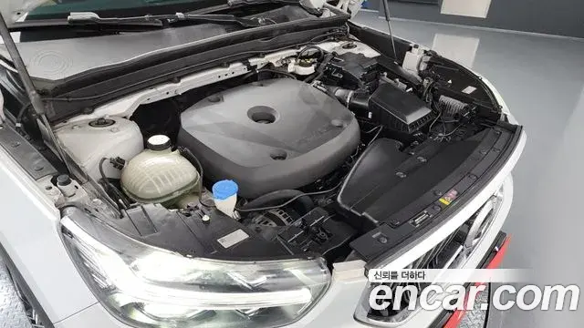 Volvo XC40 2020 — Şəkil 18/20