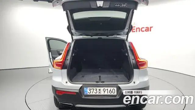 Volvo XC40 2020 — Şəkil 20/20