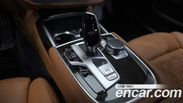 BMW 7 Series 2019 — Фото 9/20