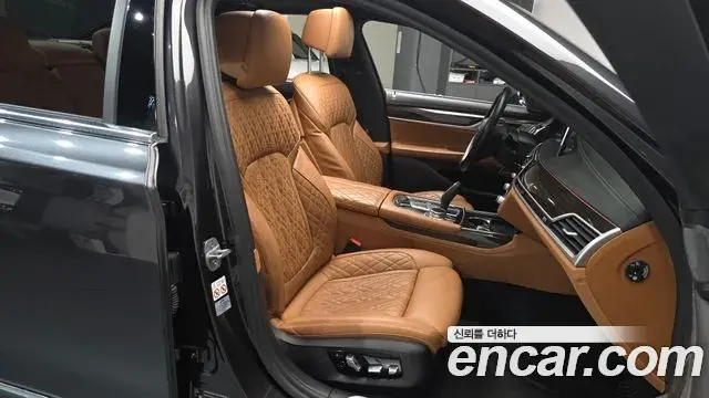 BMW 7 Series 2019 — Фото 10/20
