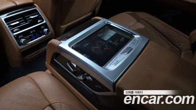 BMW 7 Series 2019 — Фото 17/20