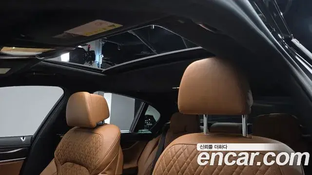 BMW 7 Series 2019 — Фото 19/20