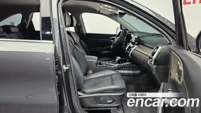 Kia Sorento 2022 — Photo 7/20