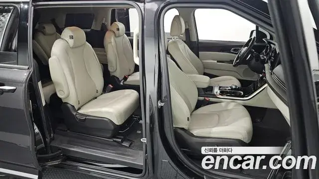 Kia Carnival 2020 — Фото 12/20