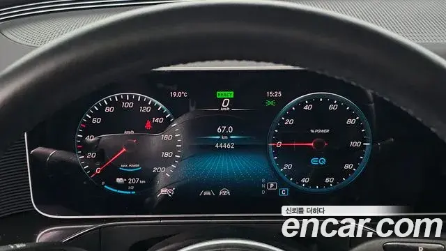 Mercedes-Benz EQC 2020 — Şəkil 12/20