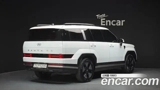 Hyundai Santa Fe 2023 — Şəkil 10/20