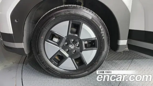Hyundai Santa Fe 2023 — Şəkil 7/20