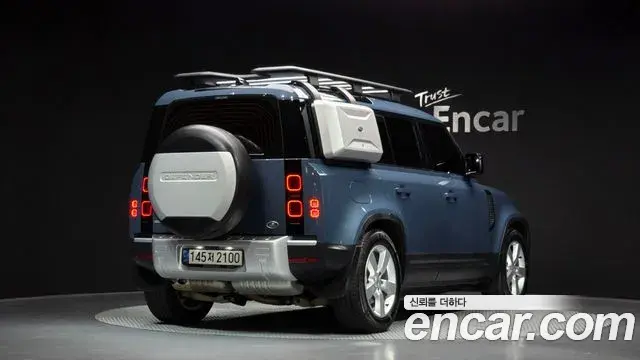 Land Rover Defender 2021 — Photo 8/20