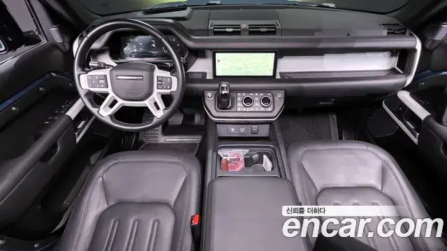 Land Rover Defender 2021 — Photo 18/20