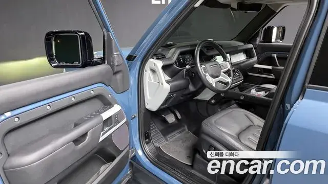 Land Rover Defender 2021 — Photo 10/20