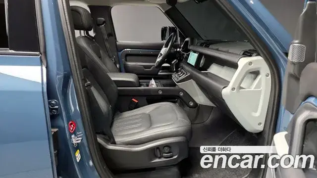 Land Rover Defender 2021 — Photo 11/20