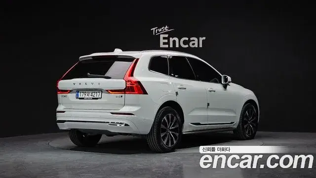 Volvo XC60 2023 — ფოტო 3/20