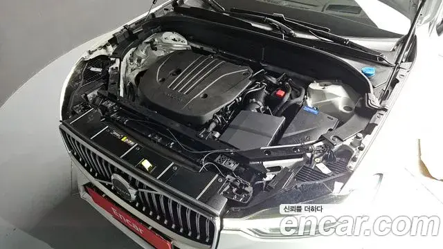 Volvo XC60 2023 — ფოტო 9/20