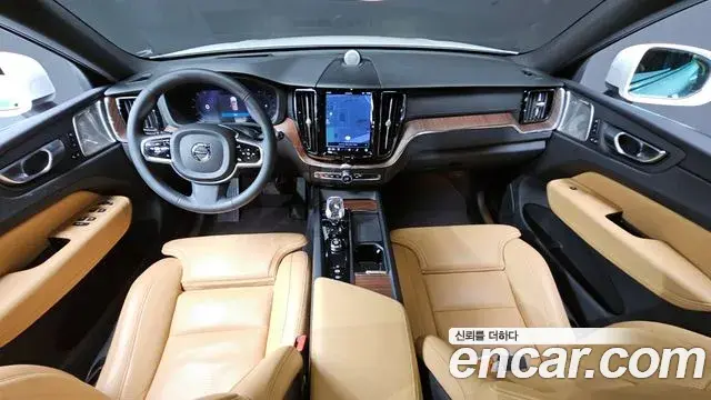 Volvo XC60 2023 — ფოტო 20/20