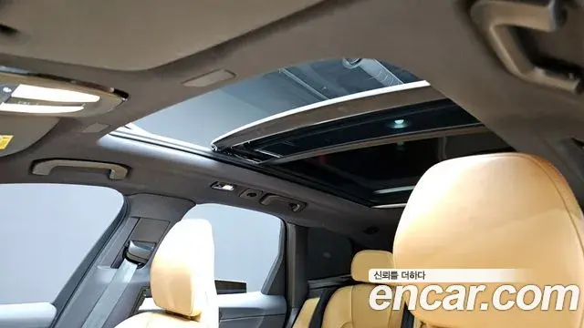 Volvo XC60 2023 — ფოტო 2/20