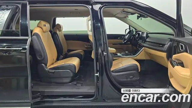 Kia Carnival 2020 — ფოტო 10/20