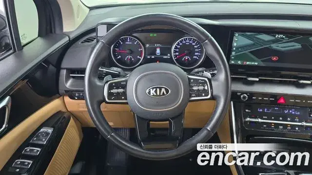 Kia Carnival 2020 — ფოტო 16/20