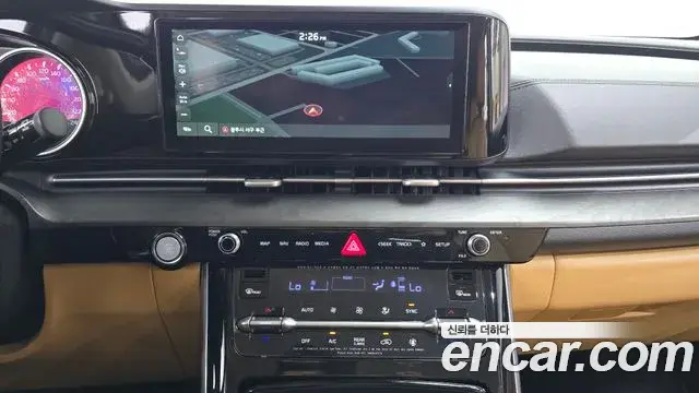 Kia Carnival 2020 — ფოტო 15/20