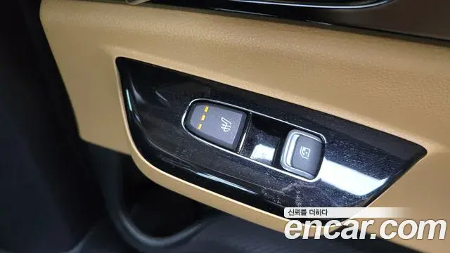 Kia Carnival 2020 — ფოტო 12/20