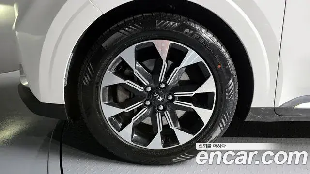 Kia Carnival 2020 — ფოტო 5/20