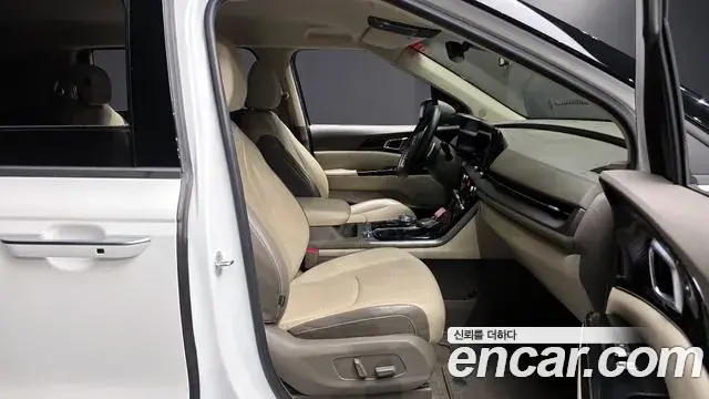 Kia Carnival 2020 — ფოტო 10/20
