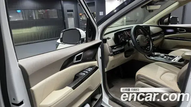 Kia Carnival 2020 — ფოტო 19/20