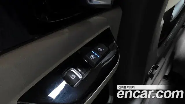 Kia Carnival 2020 — ფოტო 9/20