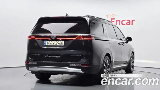 Kia Carnival 2021 — ფოტო 1/20