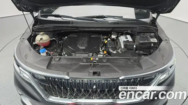 Kia Carnival 2021 — ფოტო 10/20