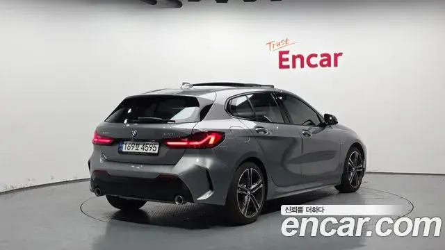 BMW 1 Series 2022 — Şəkil 12/20