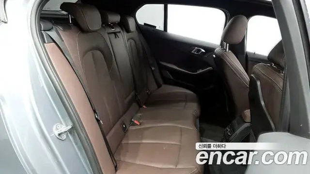 BMW 1 Series 2022 — Şəkil 11/20