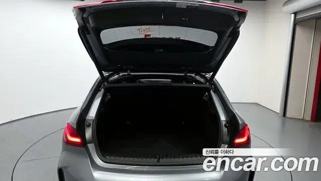 BMW 1 Series 2022 — Şəkil 17/20