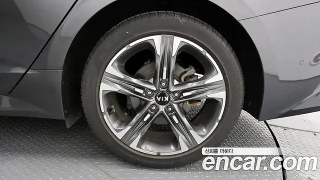 Kia K5 2021 — ფოტო 11/20