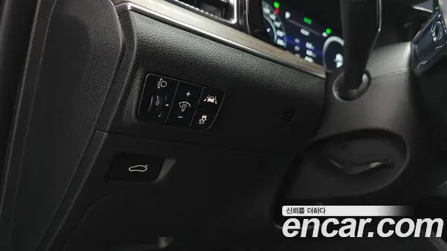 Kia K5 2021 — ფოტო 16/20
