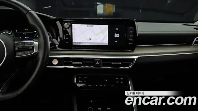 Kia K5 2021 — ფოტო 8/20