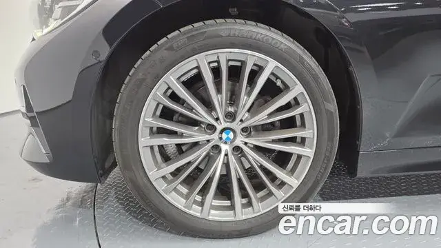 BMW 3 Series 2022 — ფოტო 4/20