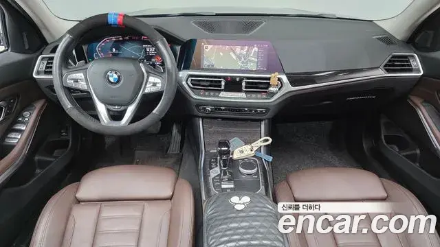 BMW 3 Series 2022 — ფოტო 8/20
