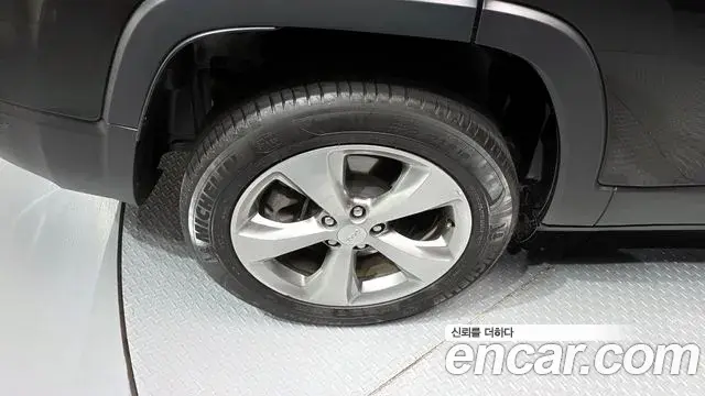 Jeep Cherokee 2022 — Фото 19/20