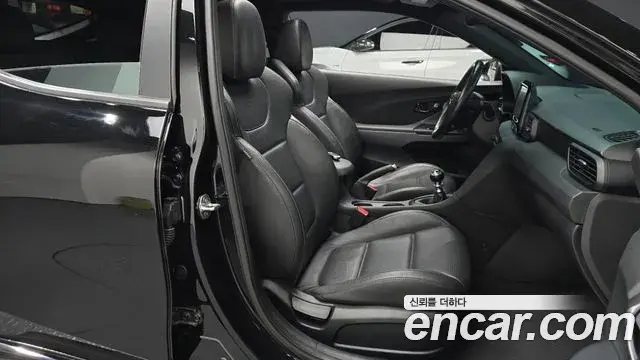 Hyundai Veloster 2019 — Şəkil 13/20